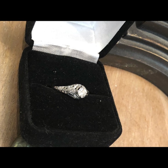 Vintage Diamond Engagement Ring .34 ct - Picture 5 of 8